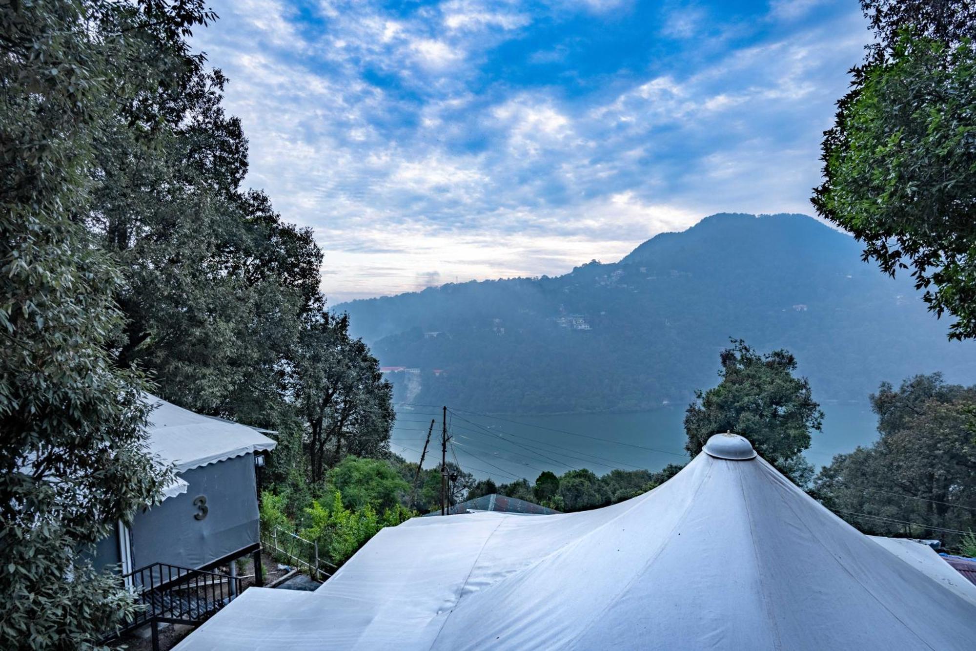 The Whispering Oaks Hotell Nainital Eksteriør bilde