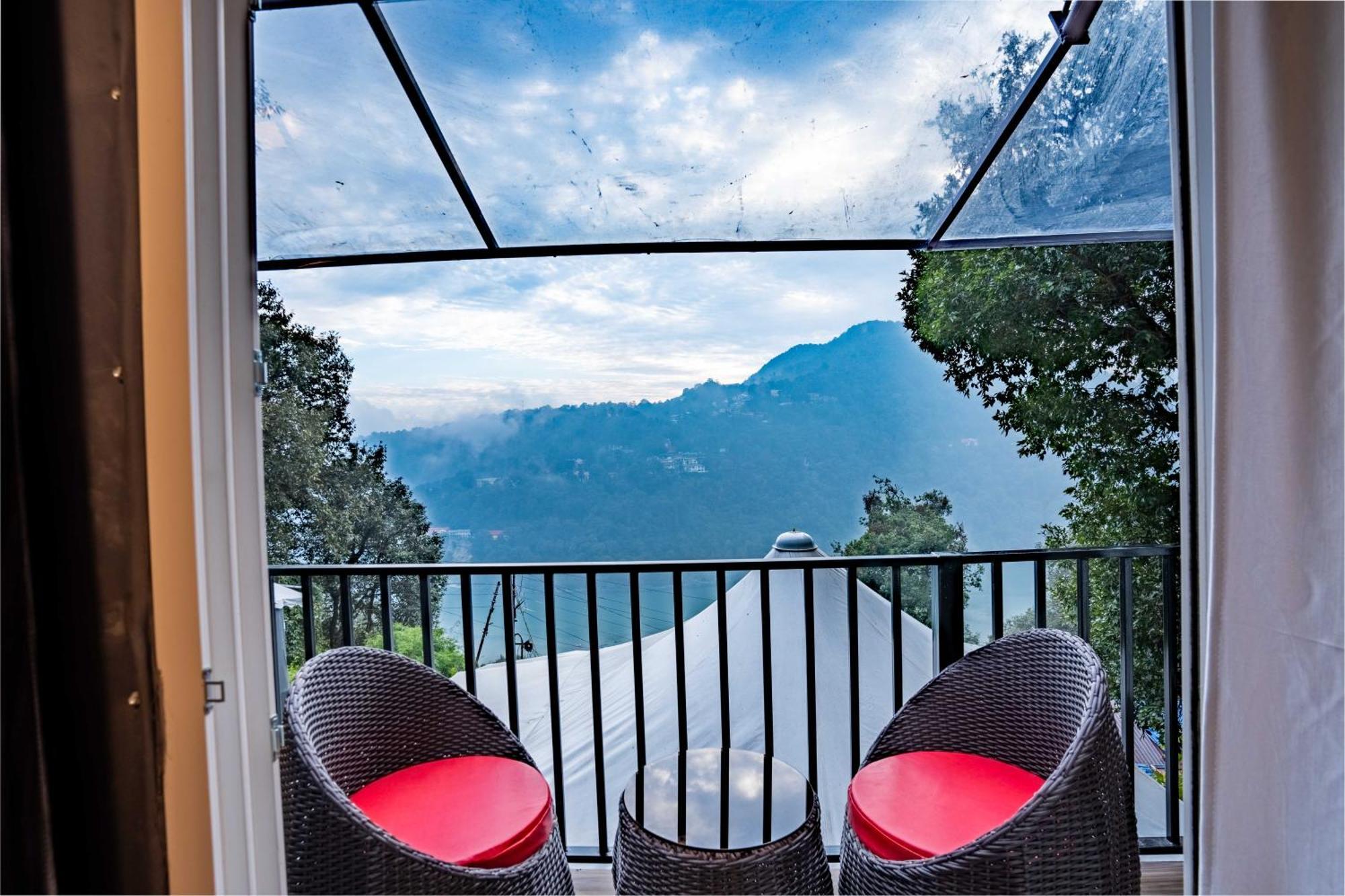 The Whispering Oaks Hotell Nainital Eksteriør bilde