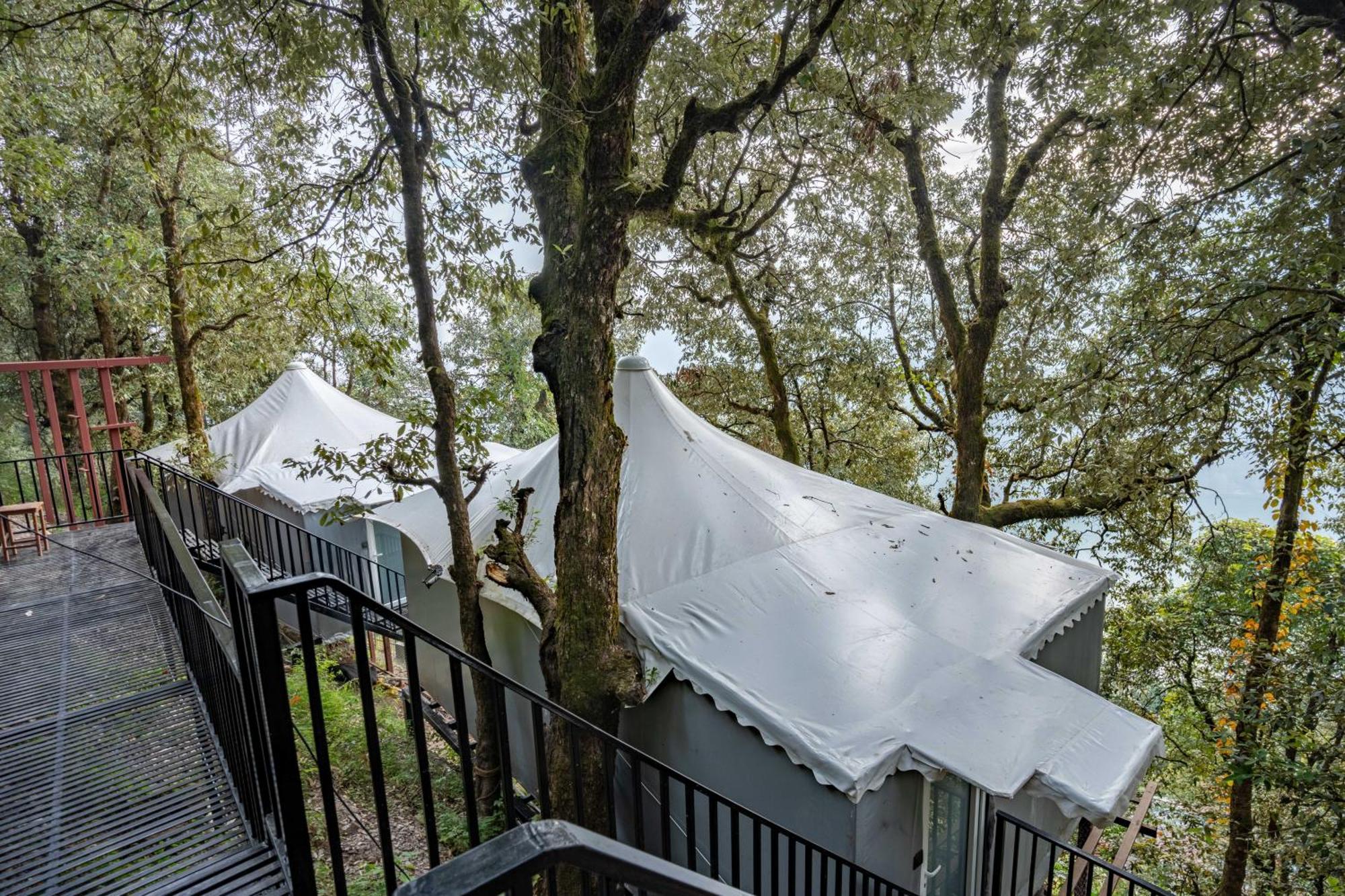 The Whispering Oaks Hotell Nainital Eksteriør bilde